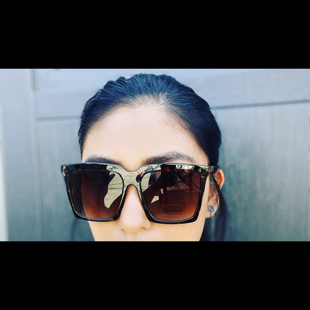 Oversize sunglasses